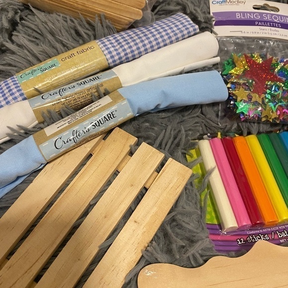 NEW 14 PIECE CRAFTERS MATERIAL- Craft Fabric, adhesive Diamond ribbon, foam - Picture 5 of 9